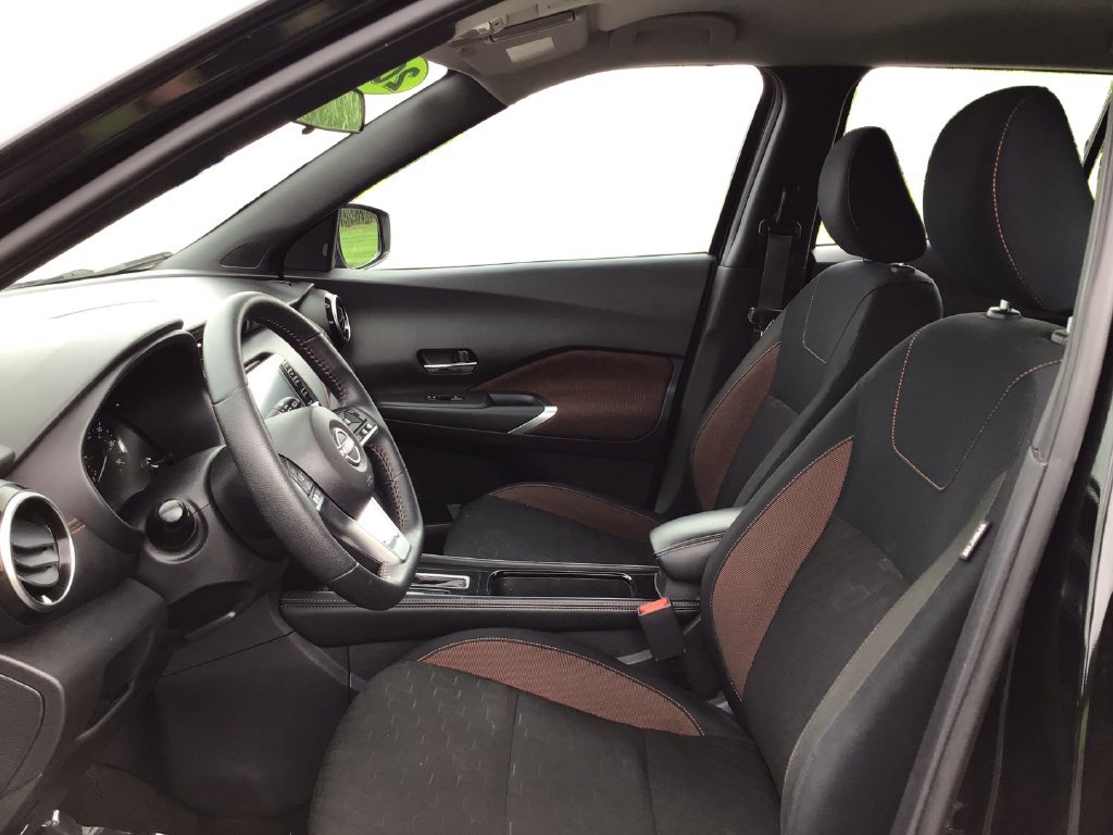 Used 2024 Nissan Kicks SR FWD image 9