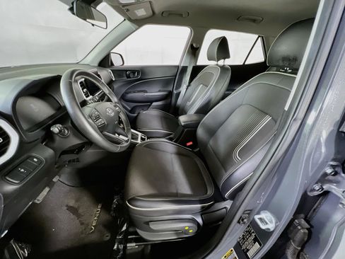 Used 2023 Hyundai Venue Limited FWD image 21