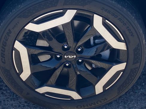 Certified 2024 Kia Telluride S FWD image 8