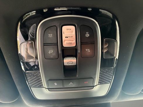 Used 2020 Hyundai Palisade Limited image 16