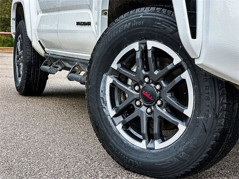 Used 2024 Toyota Tacoma TRD Sport image 2
