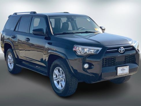 Used 2020 Toyota 4Runner SR5 image 3