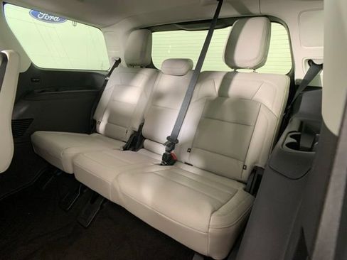 New 2025 Lincoln Navigator Reserve image 21