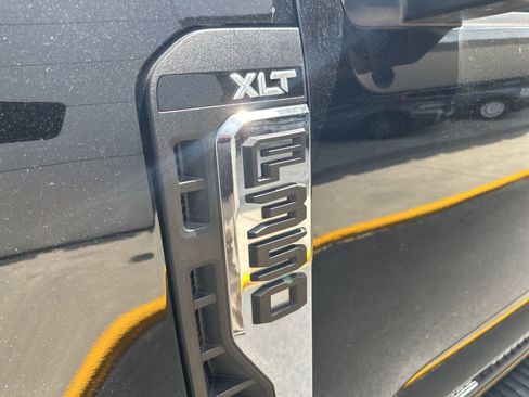 Used 2025 Ford F350 XLT image 3