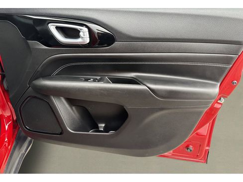 Used 2023 Jeep Compass Altitude image 23