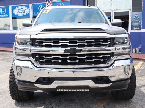 Used 2017 Chevrolet Silverado 1500 LTZ AWD/4WD image 9