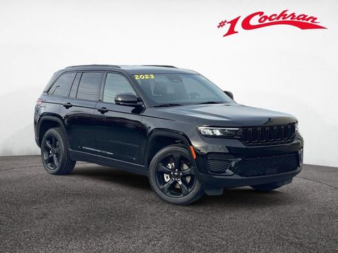Used 2023 Jeep Grand Cherokee Altitude AWD/4WD image 1
