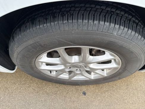 Used 2024 Chrysler Pacifica Touring-L image 26