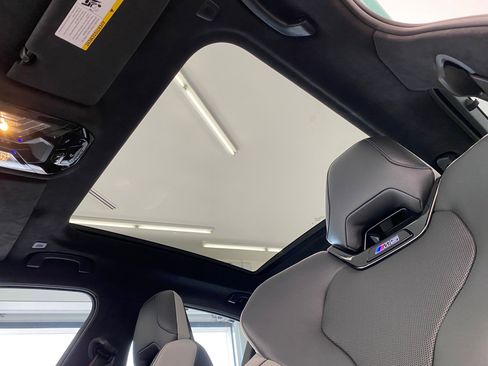 Used 2026 BMW M5 w/ Executive Package image 15