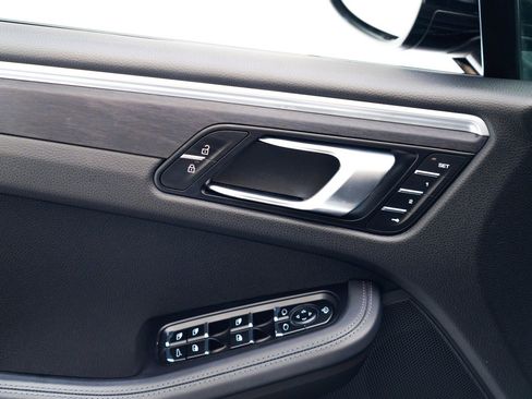 Used 2022 Porsche Macan GTS image 23