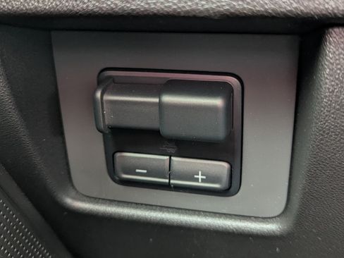 Used 2025 Chevrolet Colorado Z71 AWD/4WD image 22