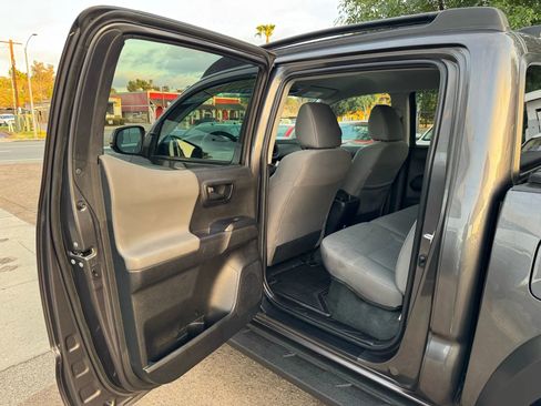 Used 2023 Toyota Tacoma SR AWD/4WD image 23