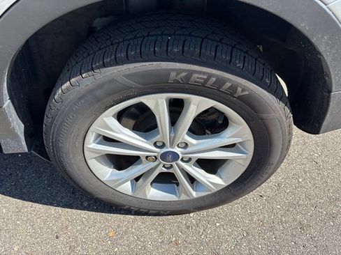 Used 2018 Ford Escape SEL FWD image 11