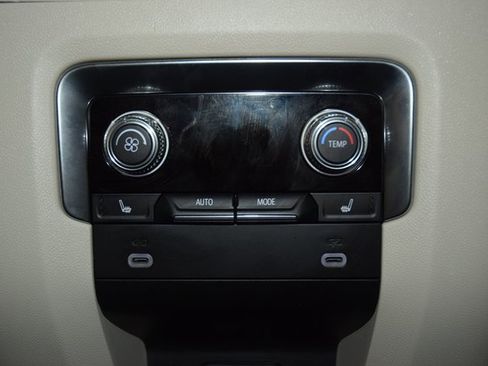 Used 2024 GMC Yukon XL Denali image 46