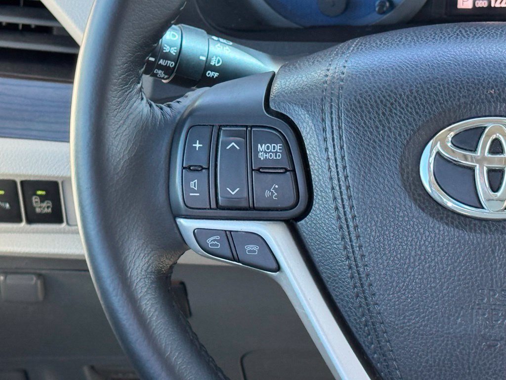 Used 2017 Toyota Sienna XLE Premium FWD image 26