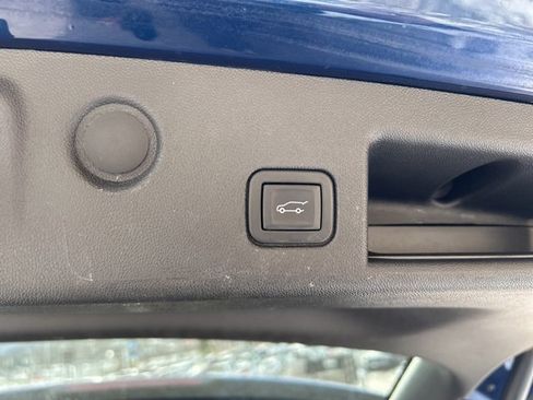 Used 2023 Chevrolet Equinox LT image 13