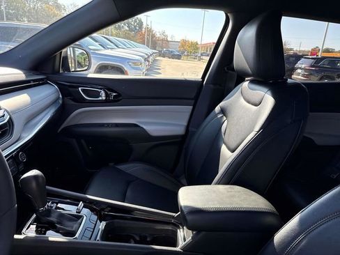 Used 2024 Jeep Compass Limited w/ Sun and Sound Group image 19