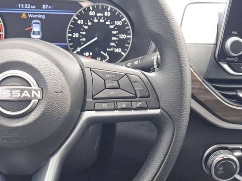 Used 2025 Nissan Altima 2.5 SV AWD/4WD image 24