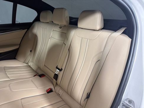 Used 2018 BMW 530i w/ Premium Package RWD image 21