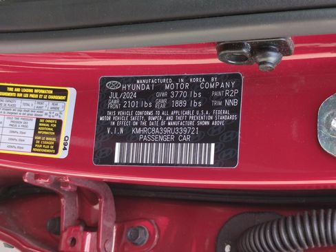 Used 2024 Hyundai Venue SEL FWD image 27
