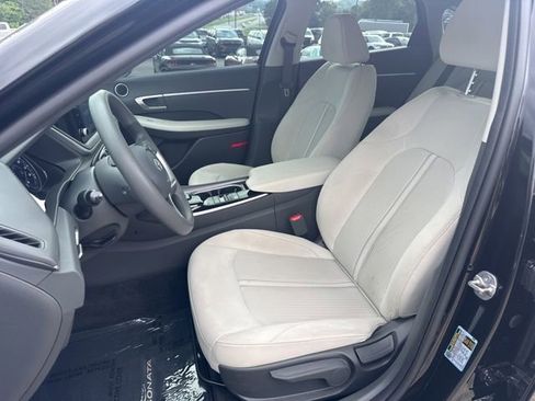 Used 2023 Hyundai Sonata SE w/ Cargo Package FWD image 10