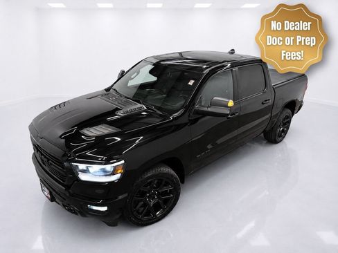 Used 2023 RAM 1500 Laramie AWD/4WD image 2