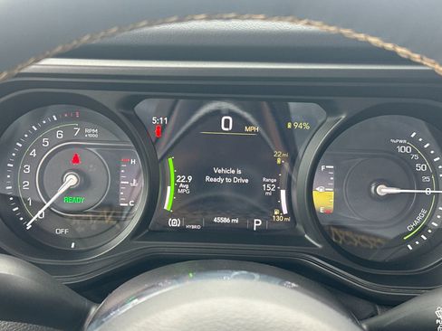 Used 2024 Jeep Wrangler Unlimited Sahara AWD/4WD image 23