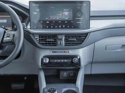 New 2026 Ford Escape SE w/ Class II Trailer Tow Package image 32