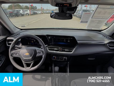 Used 2025 Chevrolet TrailBlazer LT image 16