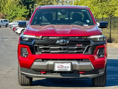 Used 2026 Chevrolet Colorado Z71 w/ Technology Package AWD/4WD image 8