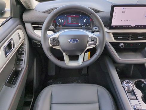 New 2026 Ford Explorer Active RWD image 16