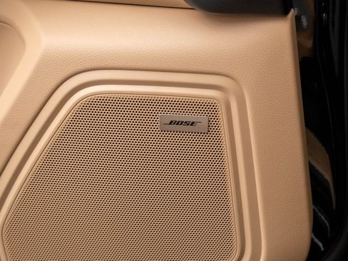 New 2026 Porsche Macan image 27