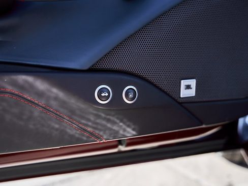 Used 2019 Ferrari 488 Spider image 39