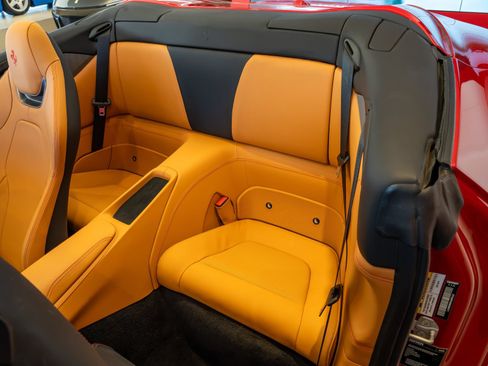 Used 2022 Ferrari Portofino M RWD image 13