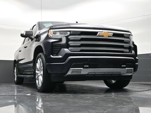 Used 2024 Chevrolet Silverado 1500 High Country w/ High Country Premium Package AWD/4WD image 27