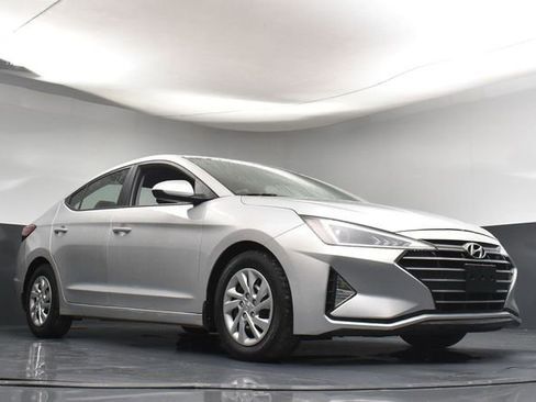 Used 2019 Hyundai Elantra SE w/ Cargo Package image 29