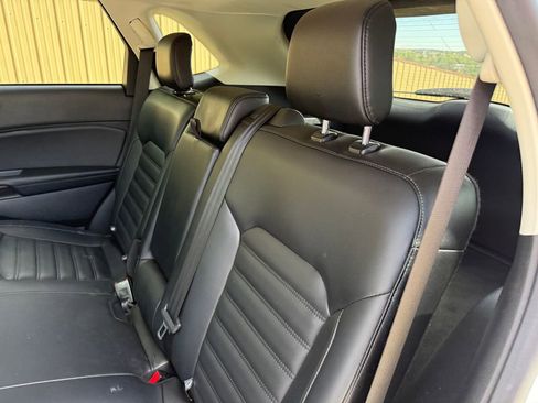 Used 2024 Ford Edge SEL image 19