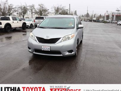 Used 2013 Toyota Sienna LE w/ Towing Pkg