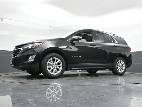 Used 2019 Chevrolet Equinox LT w/ Sun & Navigation Package AWD/4WD image 46