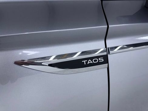 Used 2024 Volkswagen Taos SE FWD image 8