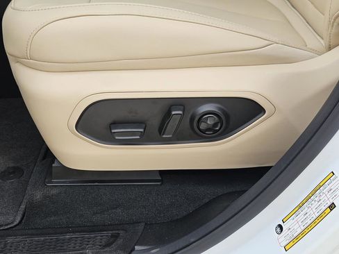 New 2026 Jeep Grand Cherokee L Limited RWD image 13