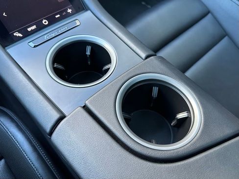 Used 2022 Porsche Taycan image 31