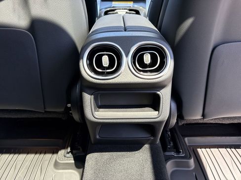 New 2025 Mercedes-Benz GLC 350e 4MATIC image 23