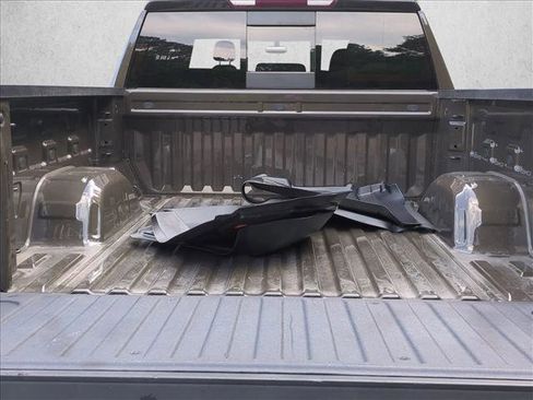 Used 2023 Chevrolet Silverado 1500 LTZ w/ LTZ Premium Package AWD/4WD image 6