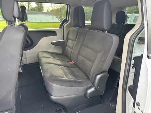 Used 2019 Dodge Grand Caravan SE image 8