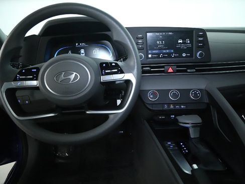 Used 2024 Hyundai Elantra SE FWD image 28
