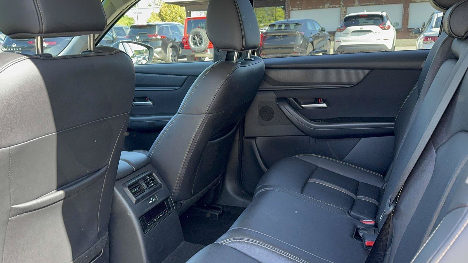 Used 2025 MAZDA CX-90 3.3 Turbo w/ Select Package AWD/4WD image 31