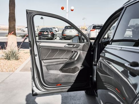 Used 2024 Volkswagen Tiguan Wolfsburg Edition FWD image 15