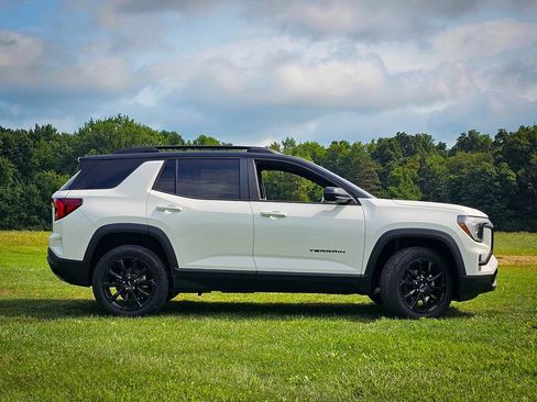 New 2027 GMC Terrain Elevation w/ Elevation Premium Package AWD/4WD image 2