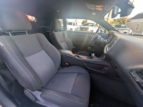 Used 2018 Dodge Challenger SXT image 10